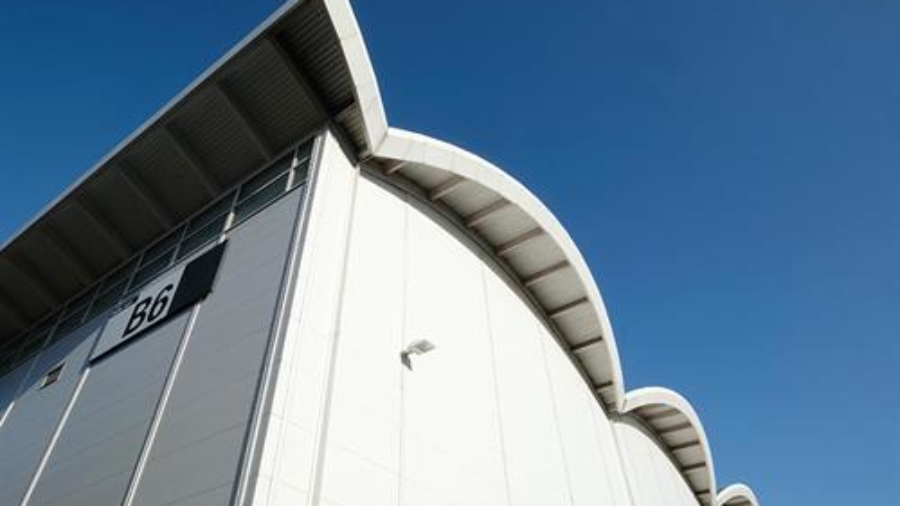 Hallenfläche: Geringe Aufstockung bis 2023